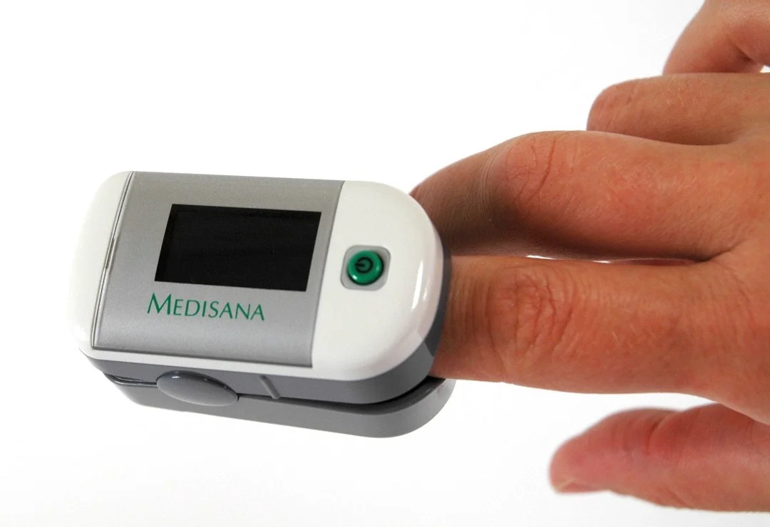 PULZNI OKSIMETER MEDISANA PM100 PULZNI OKSIMETER MEDISANA PM100